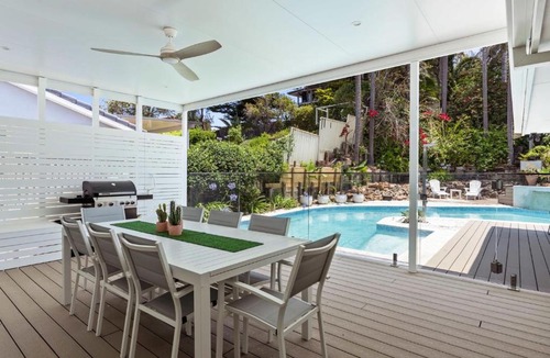 Forresters Beach House | Exquisite Beachside Luxury Resort Style Pool