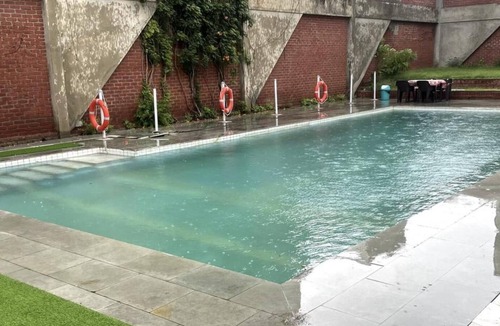 Agra Villa | Exquisite Villa: 4 BR with Huge Pool, Gardens, Indoor Fireplacenn