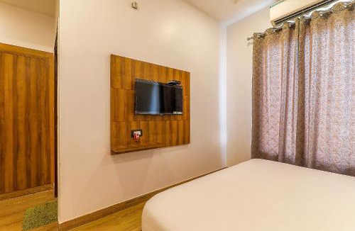 Indira Nagar Hotel | FabExpress Global Inn New