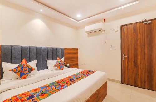 Indira Nagar Hotel | FabHotel Rachna Palace and Banquets - Nr Lekhraj Metro Station