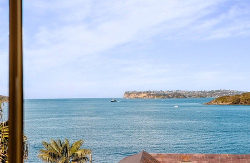 Fairlight Apartment | Fairlight 2-Bed Apartment Steps from the Beach