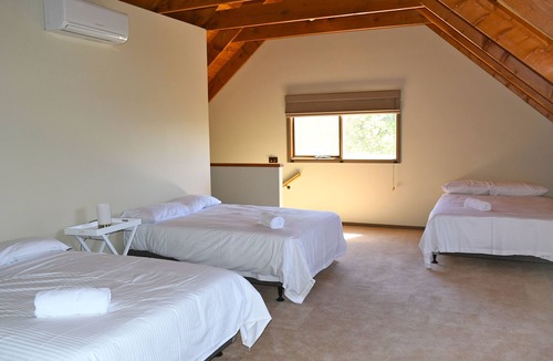 Harcourt House | Family Accomodation and Craft Retreat - MountView Retreat