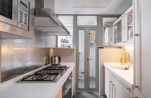 Xujiahui Apartment | Family Friendly 2 Bedroom Apartment Xujiahui Center