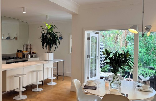 Mona Vale House | Family oasis in central Mona Vale. Walk to shops, parks, restaurants and beach!