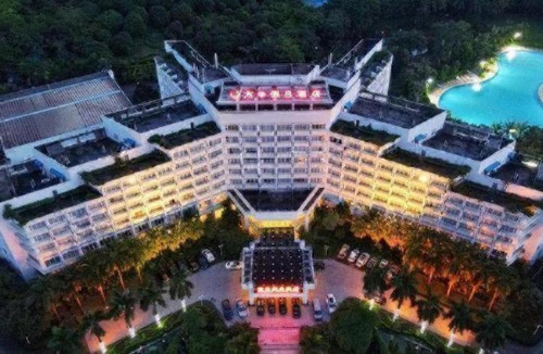 Chashan Hotel | Fangzhong Holiday Hotel