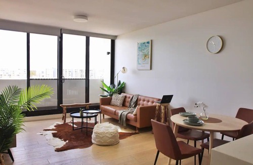 Wentworth Point Apartment | Fantastic Waterview 1 bedroom apt for 4 sleeps