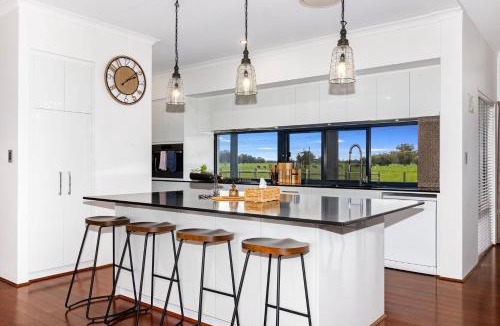 Bovell House | Farm View Retreat