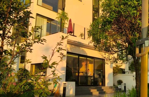 Fenghuang Hotel | Fenghuang County Border Town Mountain Resort Homestay