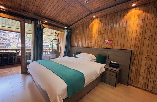Fenghuang Bed & Breakfast | Fenghuang Oldtown Fuyuan Riverside Hotel