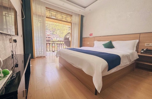 Fenghuang Bed & Breakfast | Fenghuang Oldtown Fuyuan Riverside Hotel