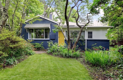 Blackheath House | Finchley | Located on 6 acres and includes a Championship Tennis Court