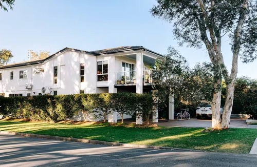 Old Bar House | Finns at Old Bar- Luxury Holiday House By The Beach- Sleeps 19
