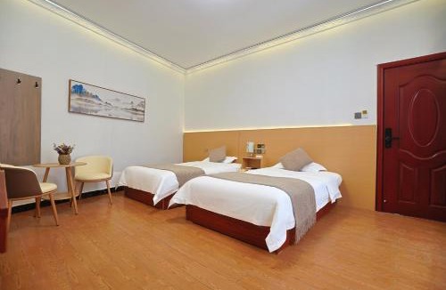 Fenghuang Hotel | First encounter with a homestay