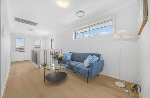 Schofields House | Five Bedrooms Near Schofields Station Direct Access to Sydney University & Parramatta