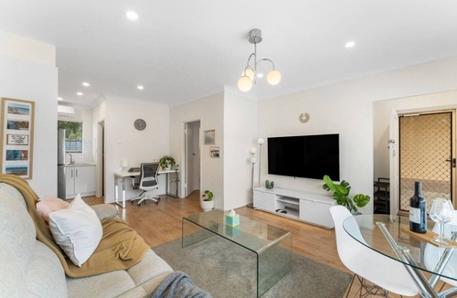 Henley Beach Apartment | FLO at Henley Beach: Beach, Brunch & Shopping