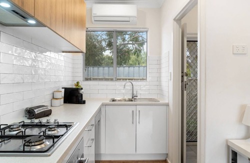 Henley Beach Apartment | FLO at Henley Beach: Beach, Brunch & Shopping