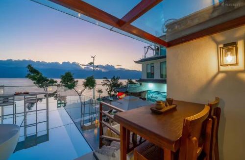 Shuanglang Hotel | Floral Lux Hotel Dali Daishuihe Seaview