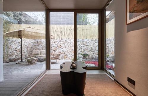 Luolong Hotel | Floral Lux Hotel Luoyang Xiangshan Courtyard Private Hot Spring Retreat Inn