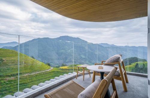 Longsheng Hotel | Floral Lux Hotel-Panoramic View of Terrac,Sunrise, Heated Pool & Affordable Luxury