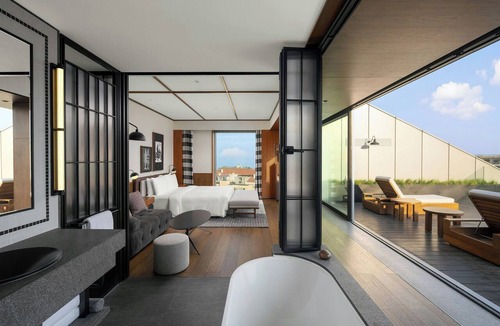 Laoshan Hotel | Flow And Co. Qingdao, Autograph Collection