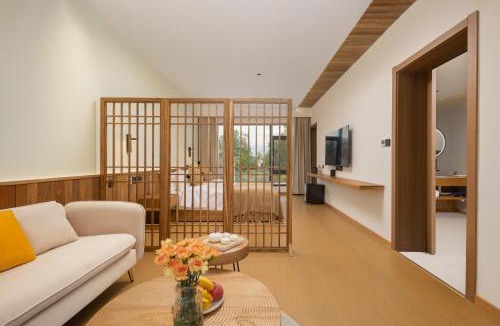 Chizhou Hotel | Flower Hotel Jiuhuashan Blossoms Not Yet Full