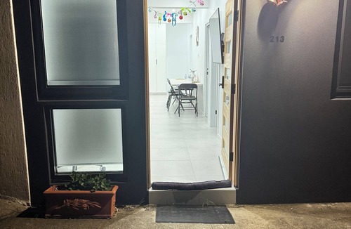 Illawong Apartment | for people looking for peace and a holiday spot close to city and beaches