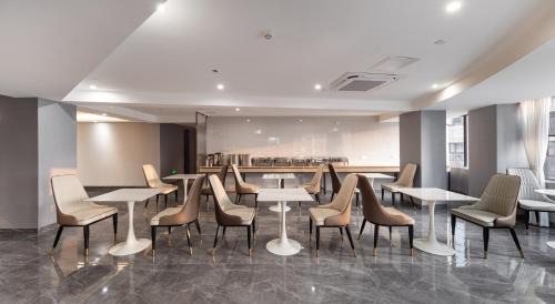 Liwan Hotel | Foshan Xingdu International Hotel-Near Canton Fair And Canton Tower And Free Night Snack Provided