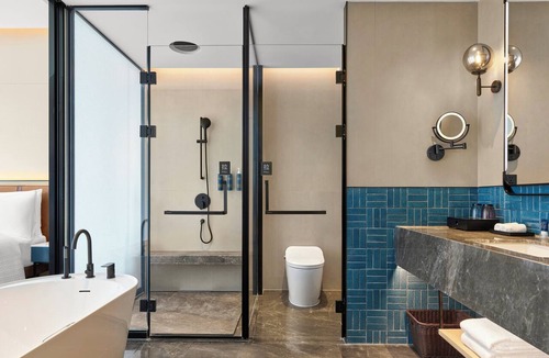 Huaxi Hotel | Four Points by Sheraton Guiyang Shilihetan