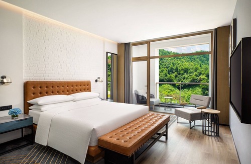 Chun'an Hotel | Four Points by Sheraton Qiandao Lake Hangzhou