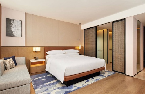 Mingsha Mountain and Crescent Spring Hotel | Four Points by Sheraton Dunhuang