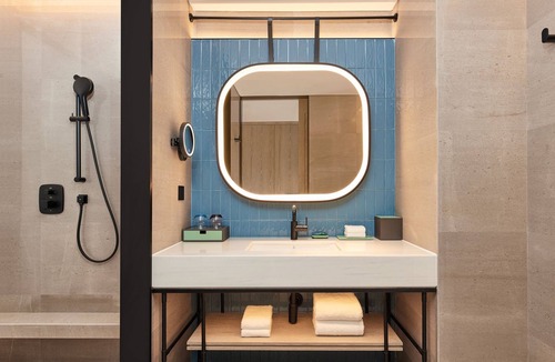 Jinshan Hotel | Four Points By Sheraton Shanghai Fengjing