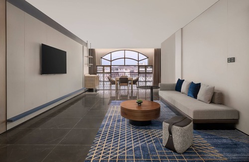 Yangdong District Hotel | Four Points by Sheraton Yangjiang City Center