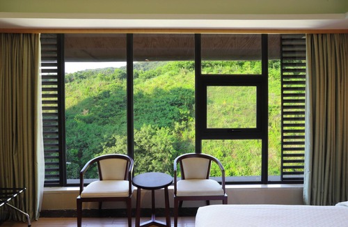 Yuancheng District Hotel | Four Points By Sheraton Heyuan Resort