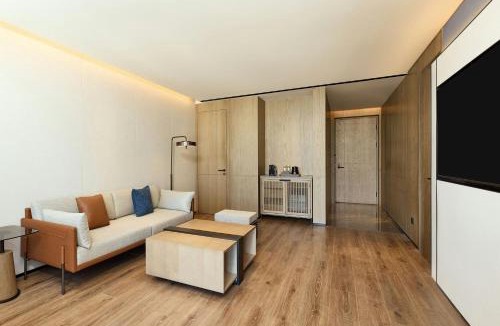 Yining Hotel | Four Points by Sheraton Yining