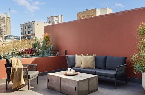Elizabeth Bay Apartment | Fox on Macleay is a Two Bedroom Apartment