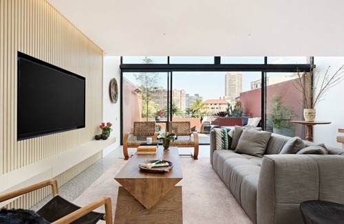 Elizabeth Bay Apartment | Fox on Macleay is a Two Bedroom Apartment