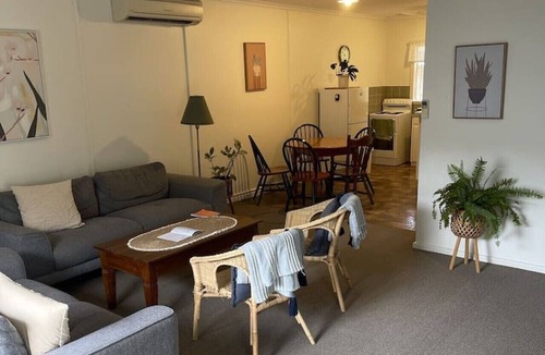 Tanunda Apartment | Functional 1 bedroom unit close to Tanunda Main St