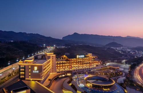 Xiangxi Hotel | Furong Internationa Grand Hotel-Free pick-up - Free gym & pool - English service -The Only International Luxury Hotel in Furong Town