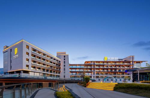 Xiangxi Hotel | Furong Internationa Grand Hotel-Free pick-up - Free gym & pool - English service -The Only International Luxury Hotel in Furong Town