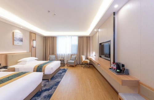 Qixing Hotel | Garden Holiday Hotel (Guilin Liangjiang Sihu University of Technology)