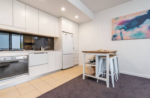Kingston Apartment | Gateway Apt in Kingston Central!