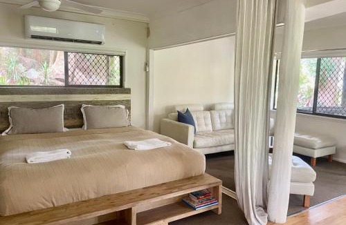 Eagle Heights Apartment | Gin's Rainforest stay -pet friendly
