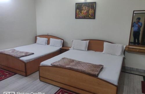 Vrindavan Hotel | Giriraj Kripa