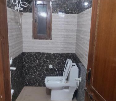 Vrindavan Hotel | Giriraj Kripa