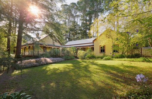 Wentworth Falls House | 'Glen Isla', 6bdm Historic Blue Mountains Cottage - Sleeps 12
