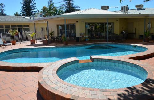 Glenelg North Hotel | Glenelg Motel