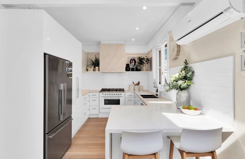 West Hobart House | Glorious Views - beautiful 1925 heritage house