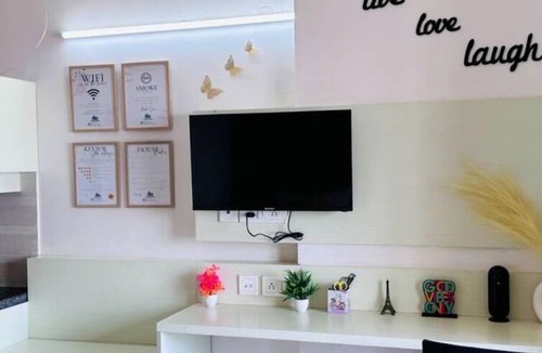 Greater Noida Apartment | Golden Bliss By Buddies Home