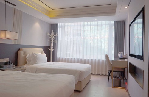 Luohu Hotel | Golden Valley One Hotel Sports Center