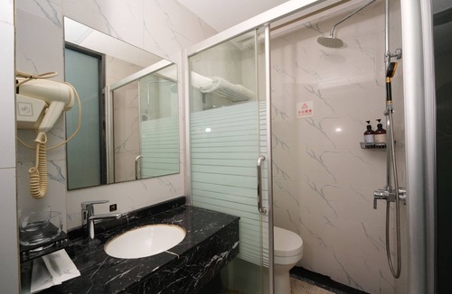 Luohu Hotel | Golden Valley One Hotel Sports Center